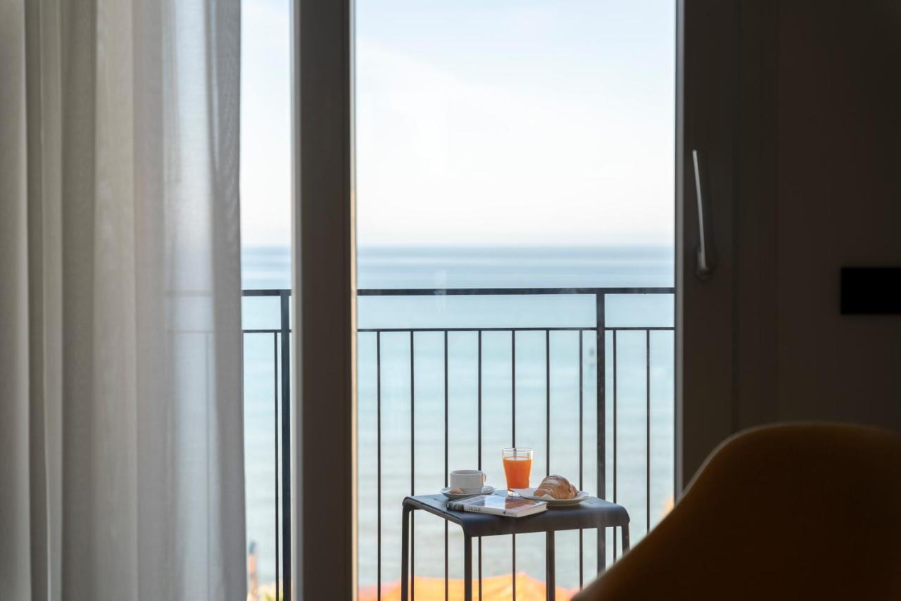 B&B Le Suites Di Costanza Чефалу Экстерьер фото