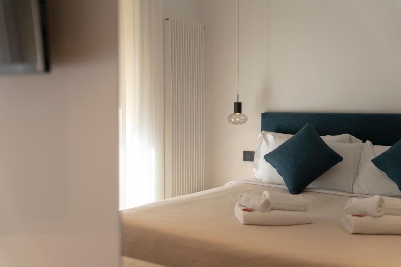 B&B Le Suites Di Costanza Чефалу Экстерьер фото