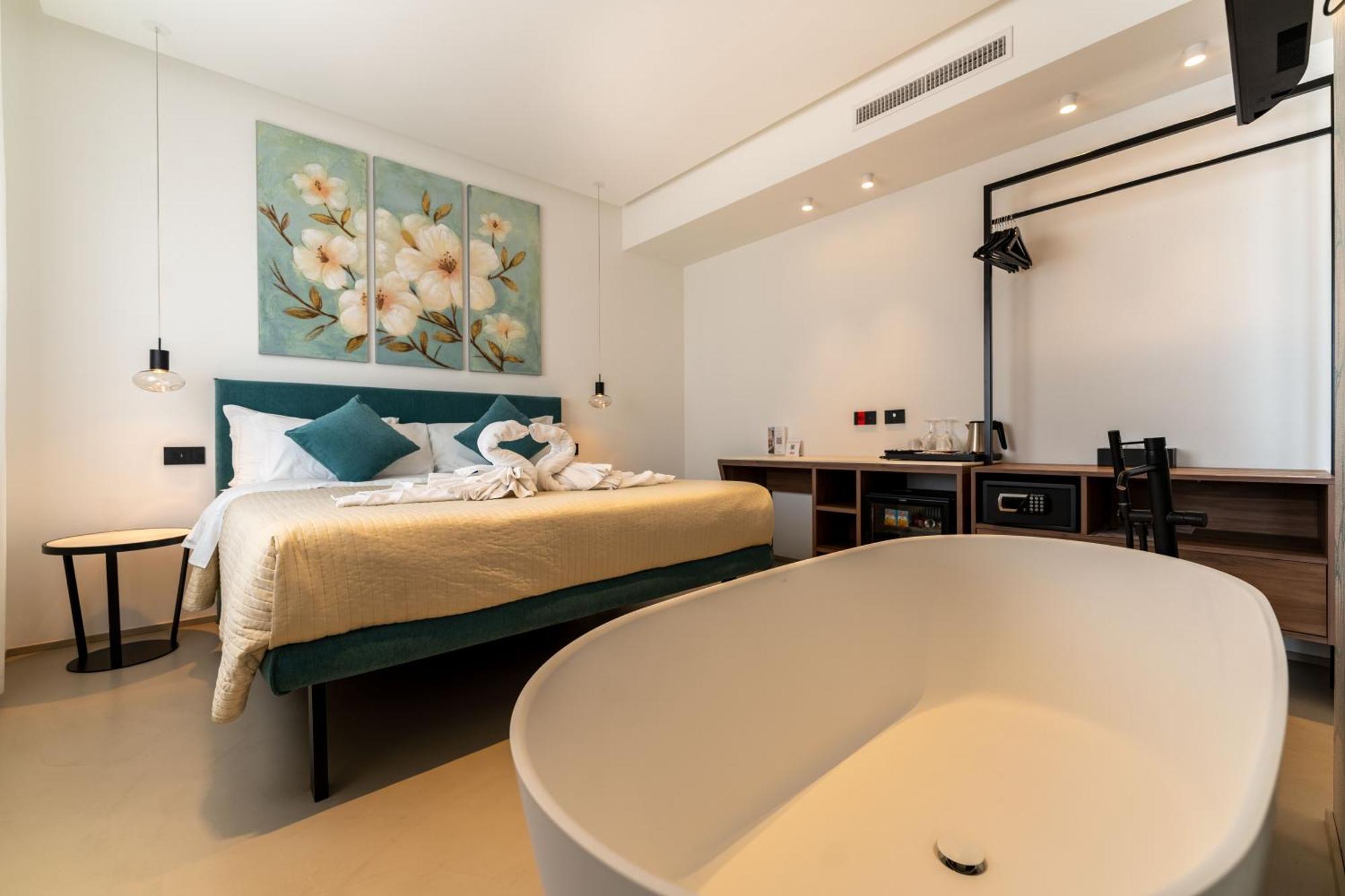 B&B Le Suites Di Costanza Чефалу Экстерьер фото