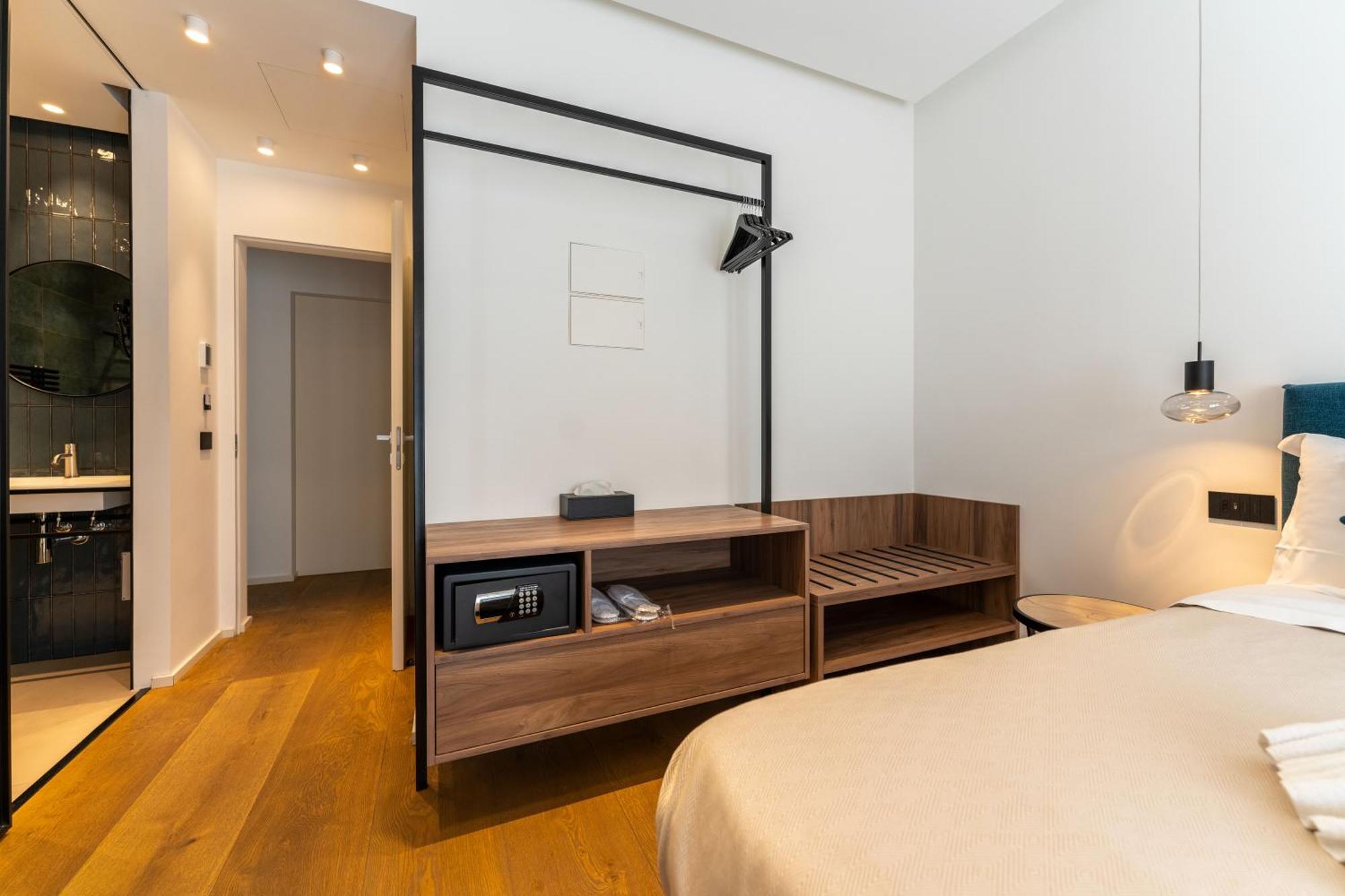 B&B Le Suites Di Costanza Чефалу Экстерьер фото